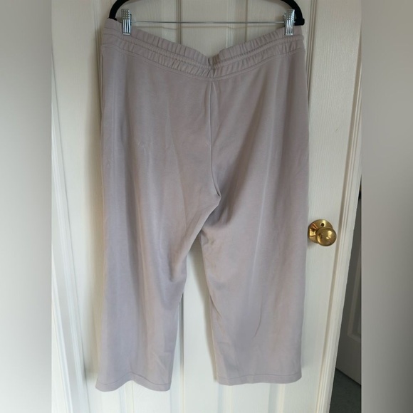 NWOT Athleta Seasoft Straight Crop Pants size XL regular length in Abalone white - Picture 5 of 11